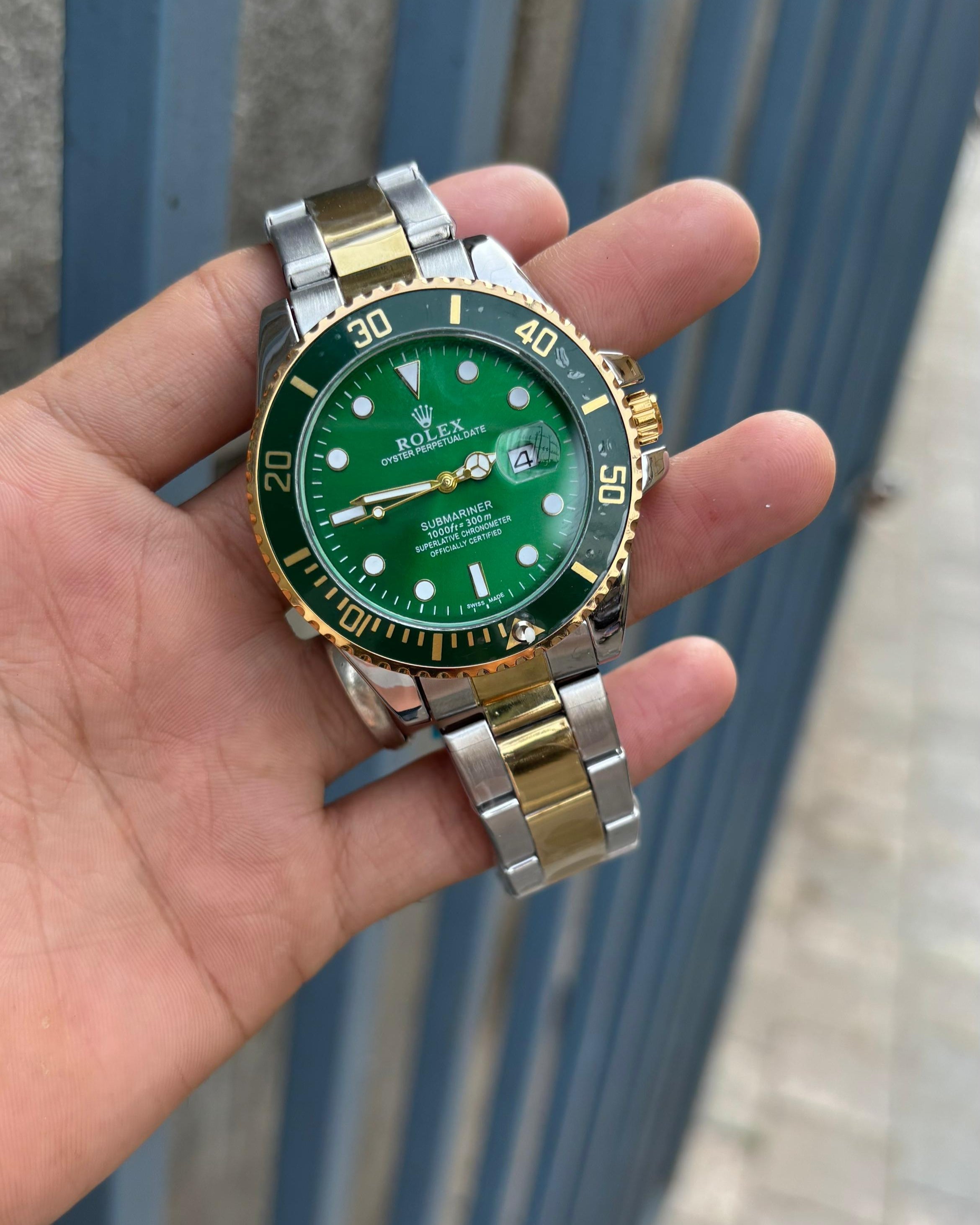 R o-l-e x Submariner Quartz Green Dial Men's Watch