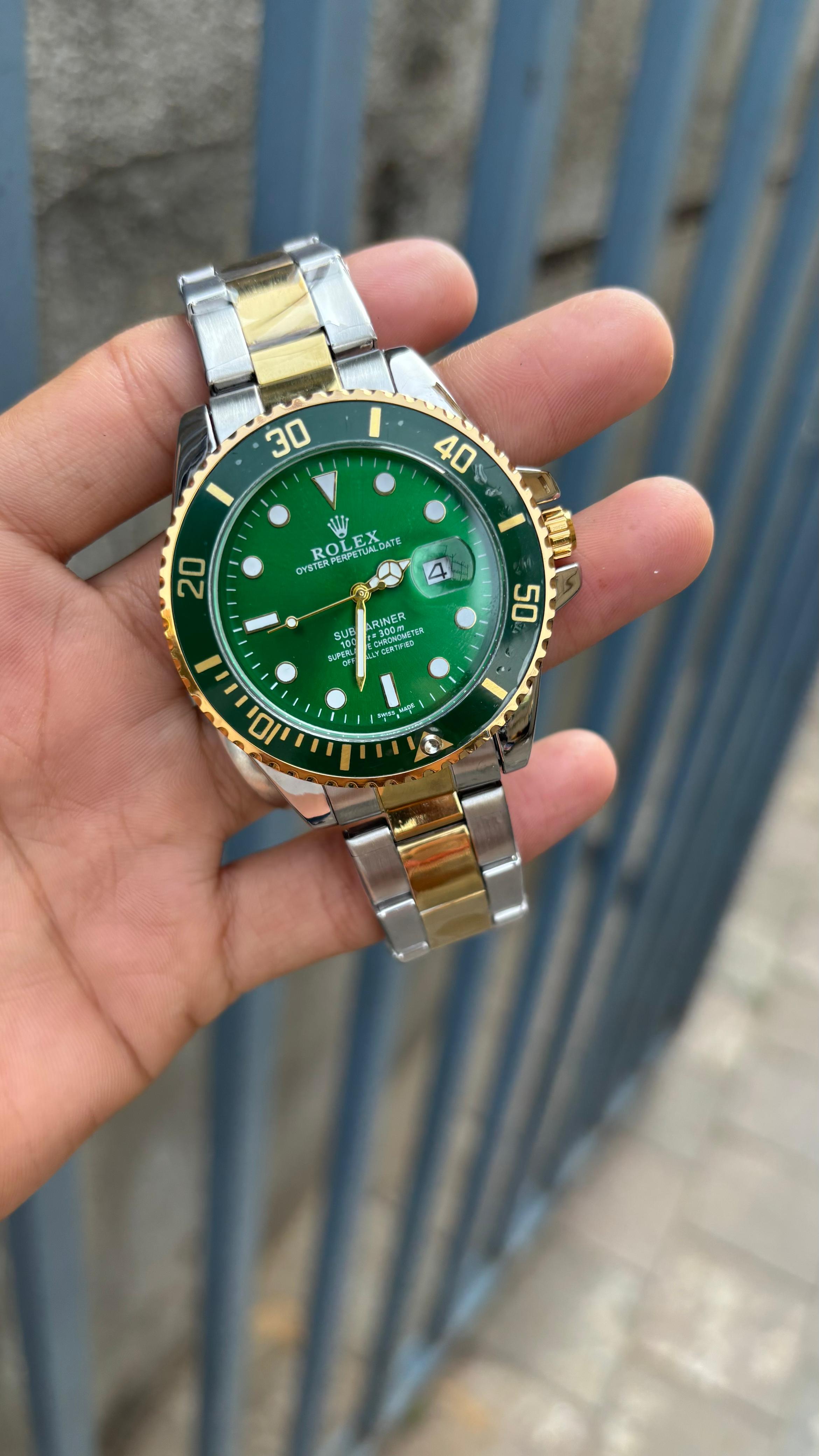 R o-l-e x Submariner Quartz Green Dial Men's Watch